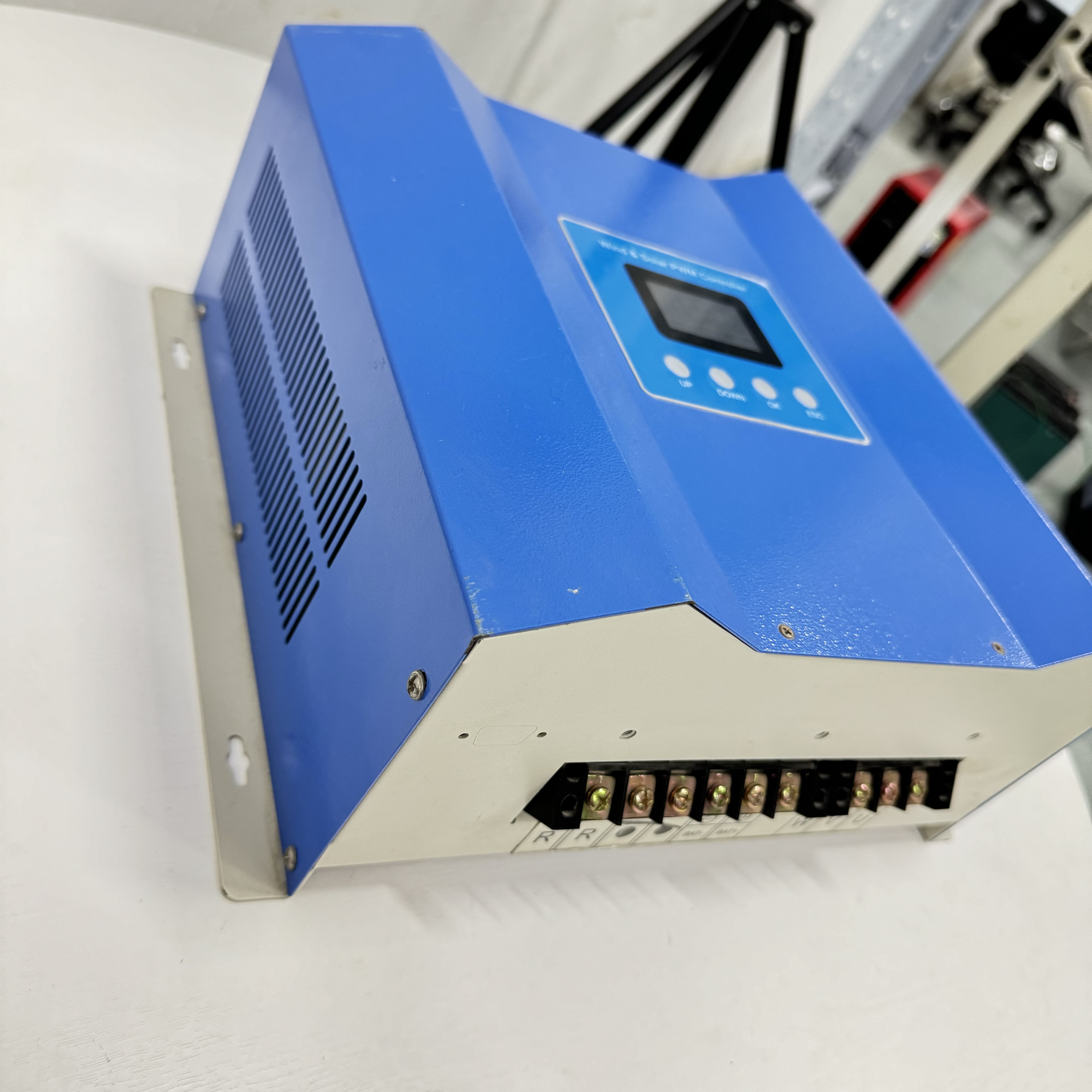10KW 20KW 220V Output  Wind So – обзор и цена Pwm Charge Controller